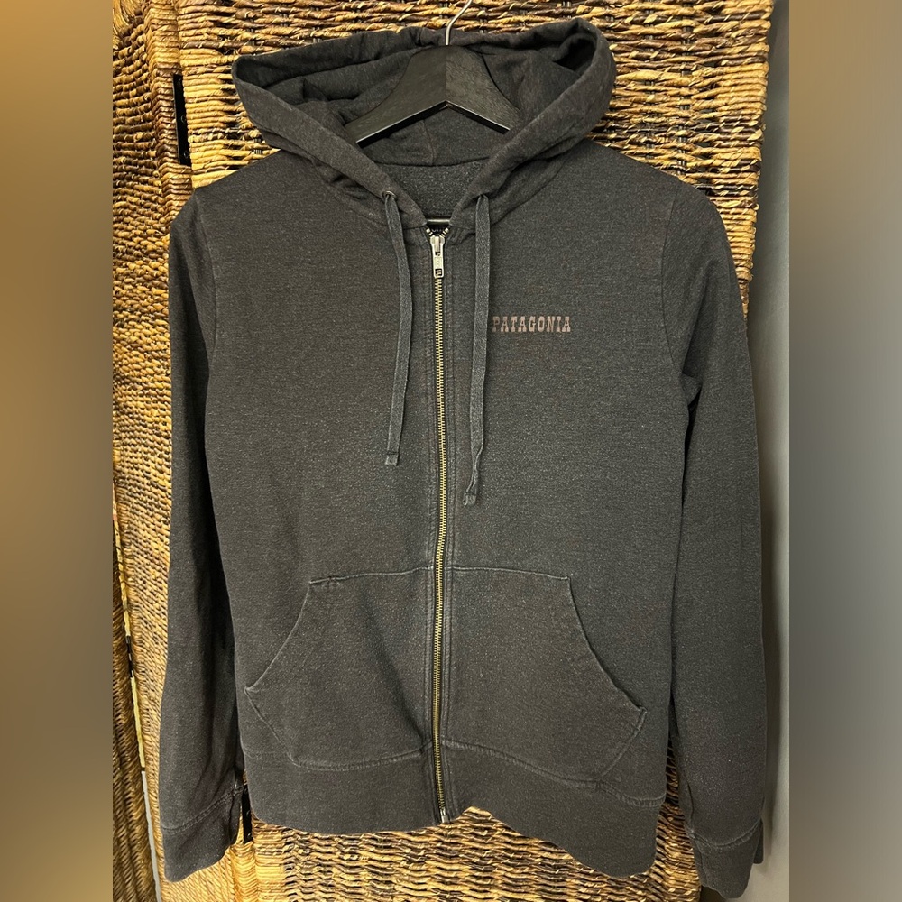 Patagonia- Womens Hooded Sweatshirt- Size: Medium, Distressed color